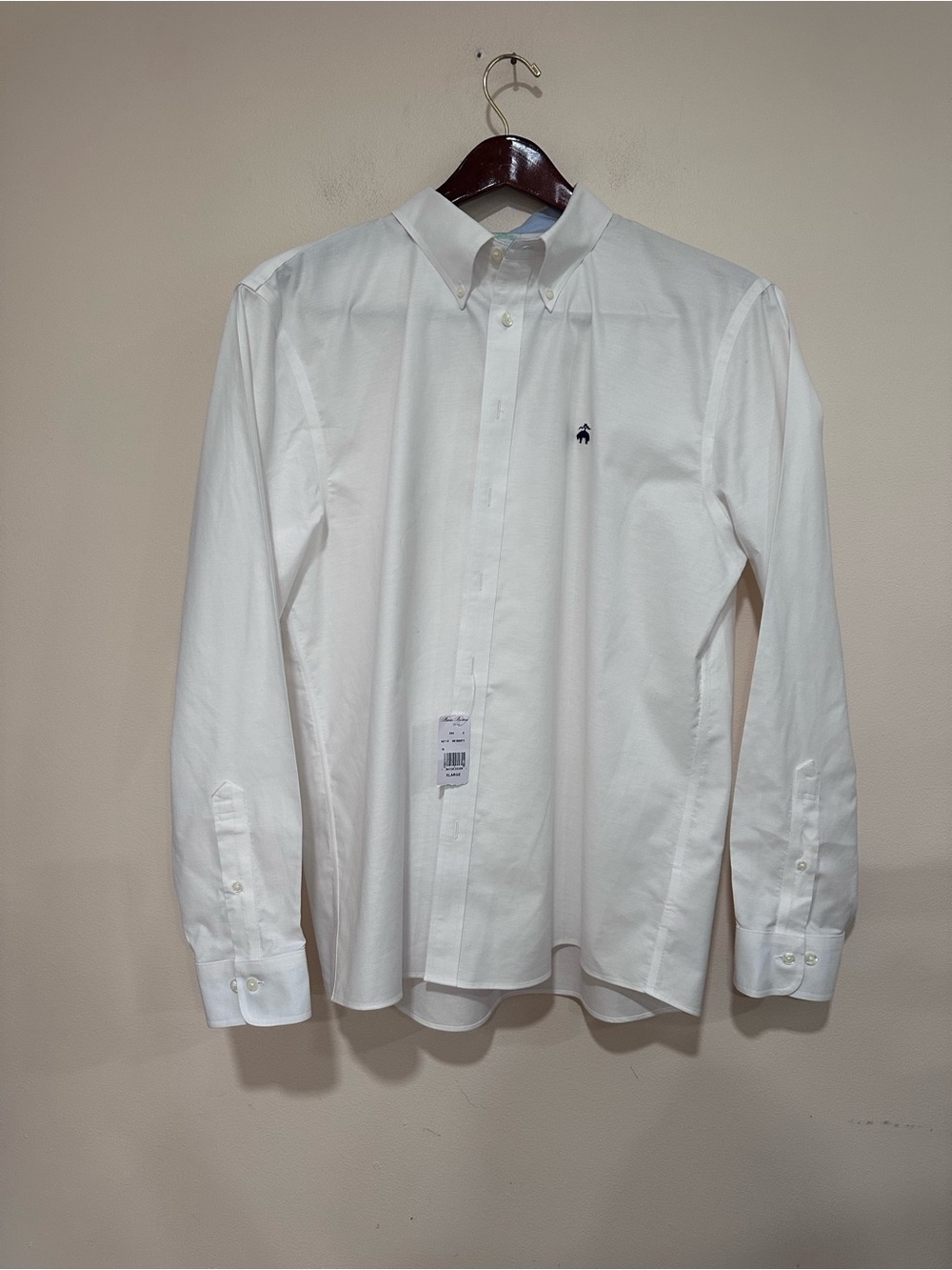 Men's White Brooks Brothers white Button-Down slim Shirt with Logo. Size XL. NWT